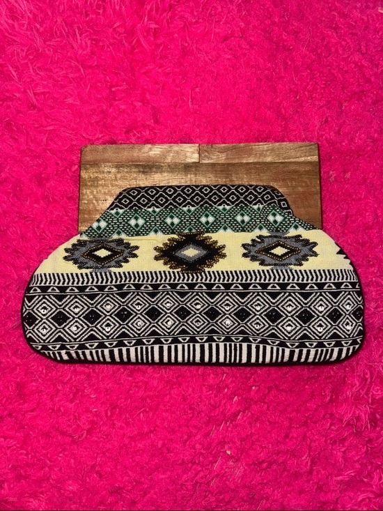 Handbags - Embroidered Black & Cream Geometric Clutch
